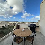 Panoramic Penthouse Front & Back Terraces *