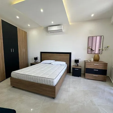 Panoramic Penthouse Front & Back Terraces Apartment