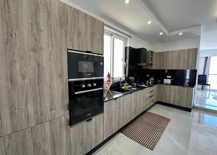 Panoramic Penthouse Front & Back Terraces *