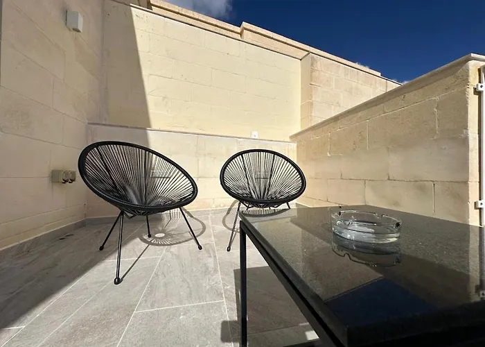 Apartment Panoramic Penthouse Front & Back Terraces *